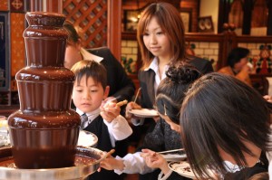 若い女性やお子さんに人気のチョコレートファウンテン