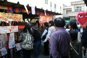 キャラメルﾎﾟｯﾌﾟｺｰﾝに行列