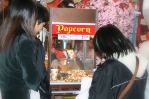 楽しいクリスマス会に、美味しいキャラメルポップコーンを！！