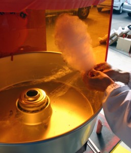 ふわふわ♪綿菓子作りには、電源が必要です